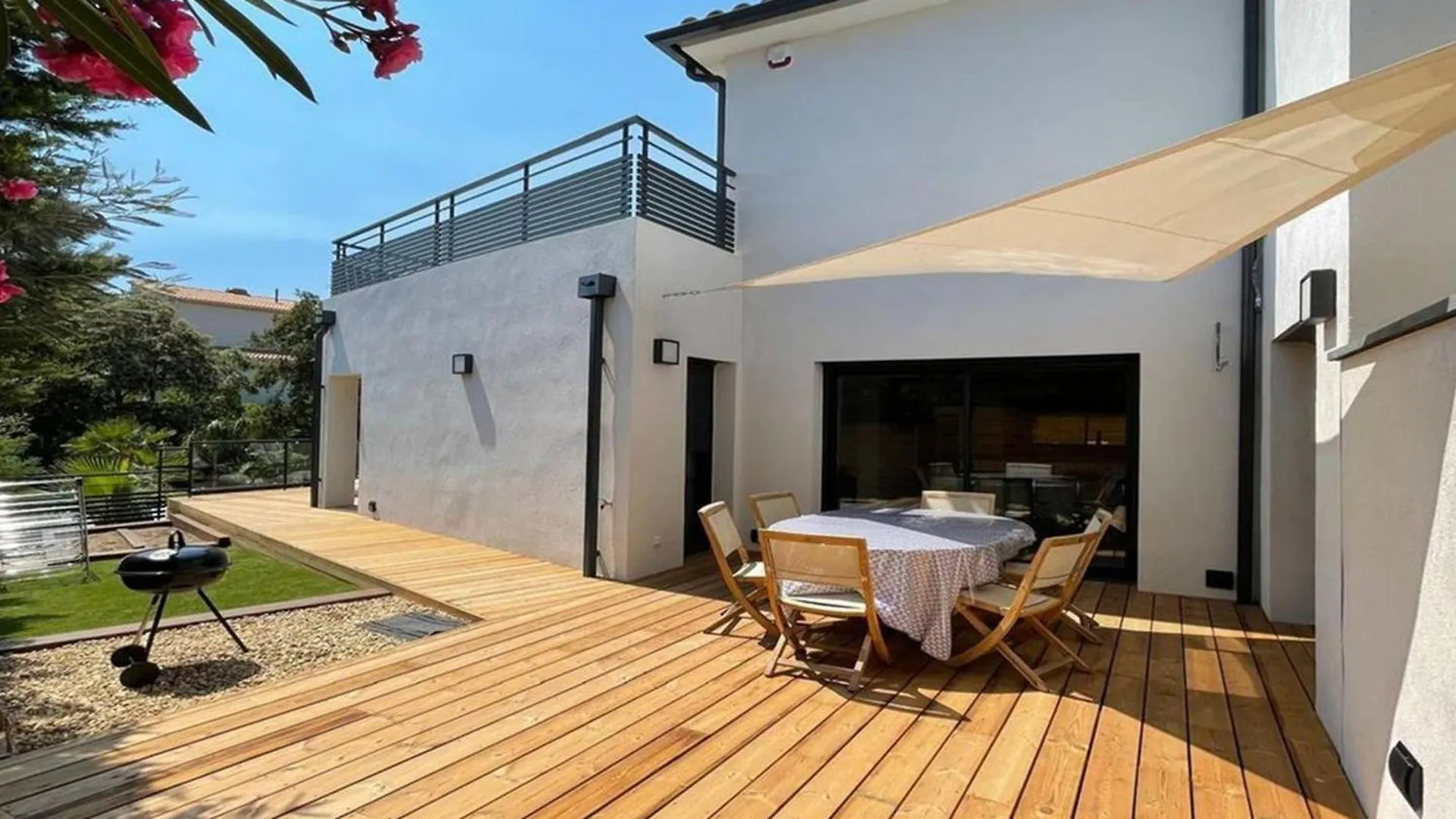 Villa Contemporaine Avec Piscine Et Climatisation A St Aygulf - Fr-1-768-113 Frejus France