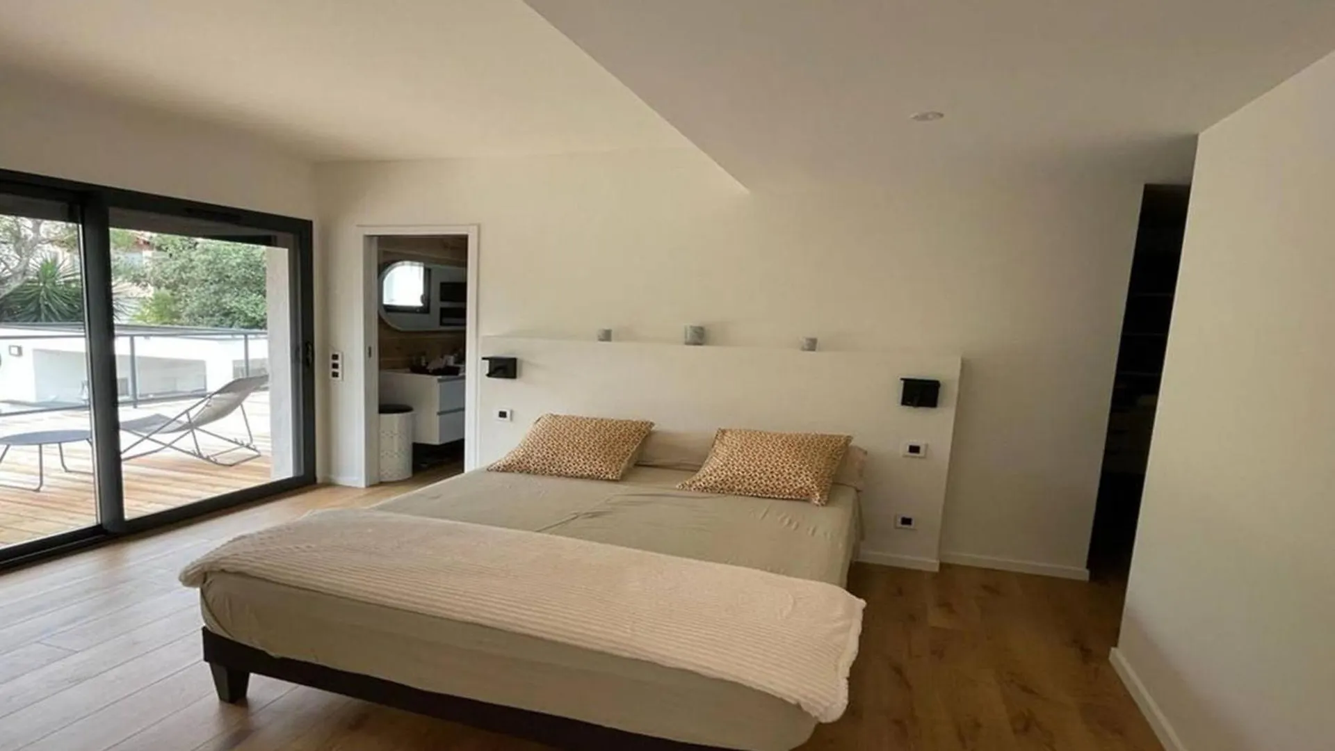 Villa Contemporaine Avec Piscine Et Climatisation A St Aygulf - Fr-1-768-113 Frejus 0*,