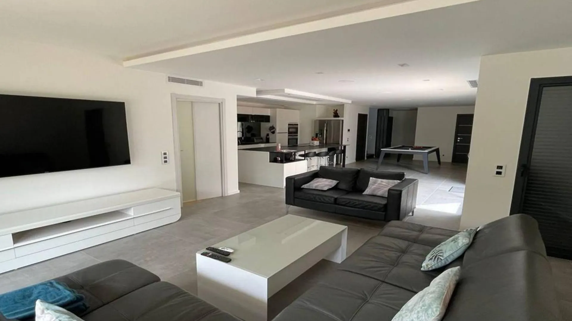 Villa Contemporaine Avec Piscine Et Climatisation A St Aygulf - Fr-1-768-113 Frejus