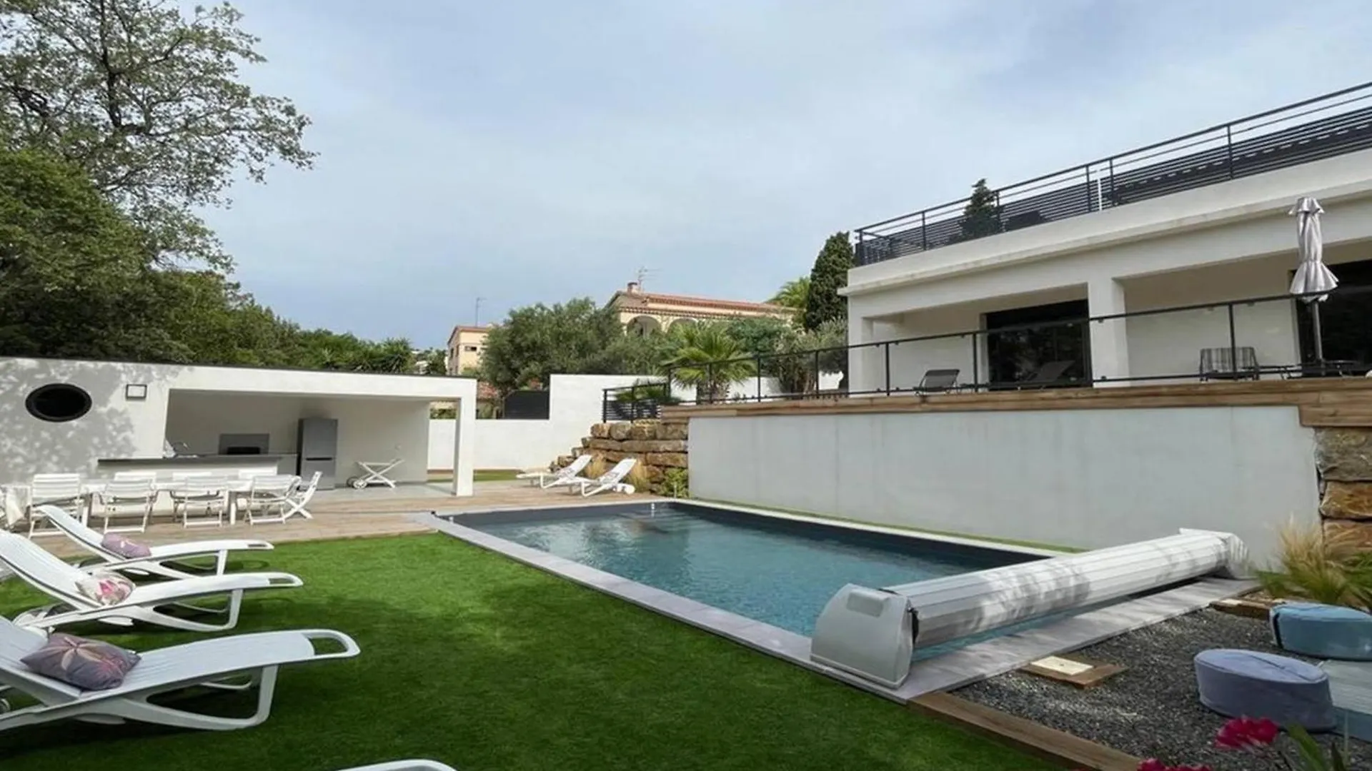 Villa Contemporaine Avec Piscine Et Climatisation A St Aygulf - Fr-1-768-113 Frejus